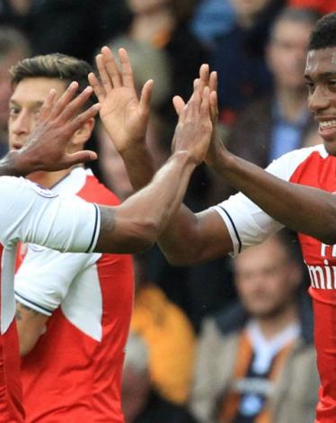 أرسنال يسحق هال سيتي برباعية