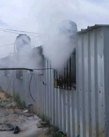 حريق كرفانات المتضررين شرق خانيونس