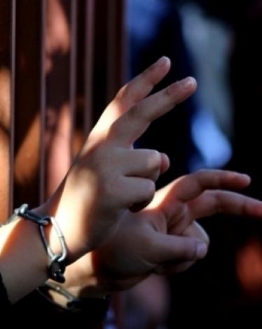 نظمت الحملة الوطنية الشعبية لإطلاق سراح الأسير المضرب عن الطعام  مجد أبو شملة، في بلدة يعبد جنوب غرب جنين، مساء اليوم الأربعاء، مسيرة تضامنية مع هذا الأسير، الذي يواصل خوض الإضراب المفتوح عن الطعام لليوم الثامن على التوالي  .  وجابت المسيرة شوارع البلدة ا