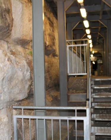 نفق أسفل الأقصى