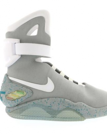 أحذية رياضية