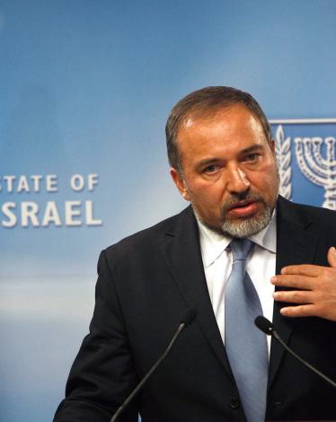 liberman-platicemo-arapima-da-napuste-zemlju_1417183351