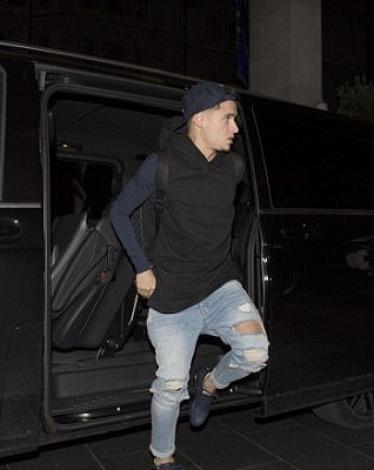 كوتينيو يطير إلى برشلونة الليلة