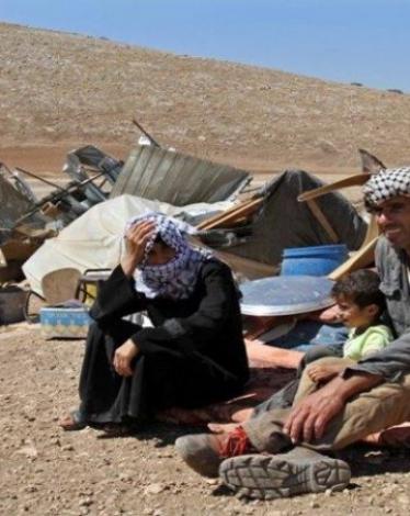 إخطار بوقف بناء بركس زراعي في الأغوار