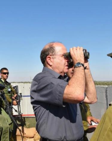 موشيه يعالون على حدود غزة