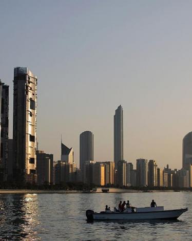 الإمارات الأولى عربيا على صعيد التنافسية