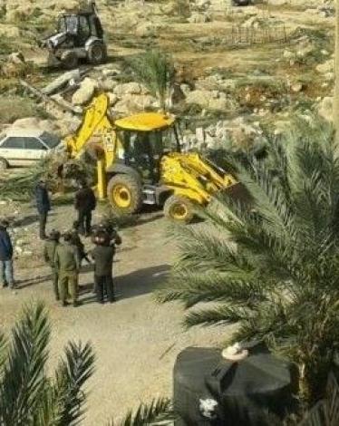 الاحتلال يستولي على جرار زراعي