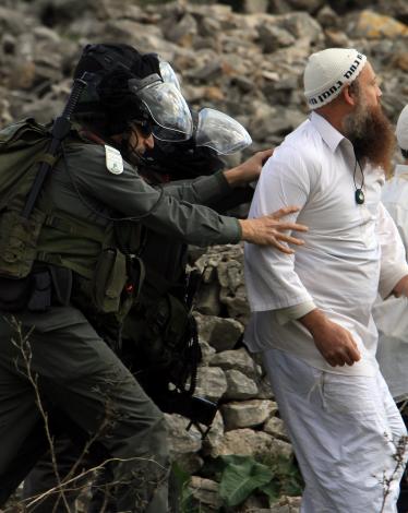 c13302f828f739eee3855cebf30dbb3f