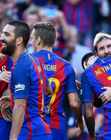 برشلونة يكستح ديبورتيفو ويستعيد ميسي