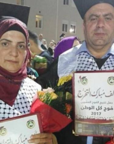 الشقيقان قعدان ينتزعان شهادة البكالوريوس
