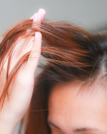 Apply-Castor-Oil-for-Hair-Step-15-Version-2