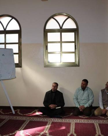 تربية الوسطى تفتتح دورة " التلاوة وأحكام التجويد " لموظفيها