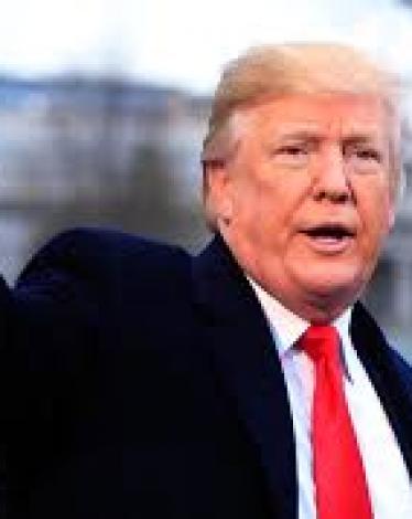 ترامب استقالة محامي