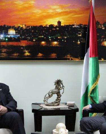 وزيرا التربية والصحة يعلنان عدم ترخيص أية كلية للطب بفلسطين