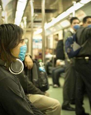 Swine_Flu_Masked_Train_Passengers_in_Mexico_City