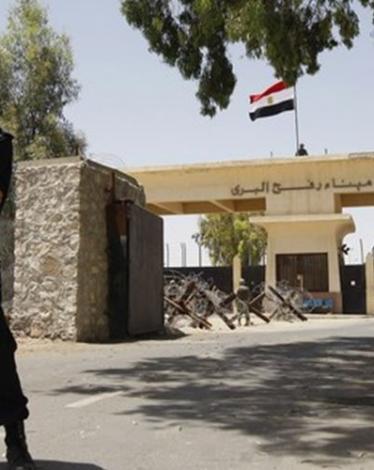 مصر تغلق معبر رفح البري بعد أربع أيام من فتحه استثنائيا