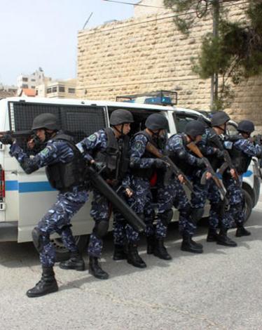 الشرطة تقبض على تاجر مخدرات بالقدس