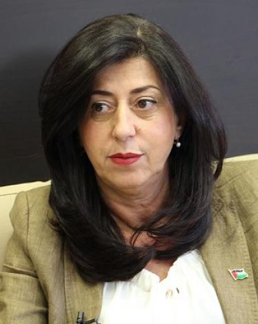  وزيرة الاقتصاد الوطني عبير عودة 