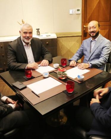 الطيران الحربي بشكل مفاجئ قصف موقعا للمقاومة غرب خانيونس دون اصابات