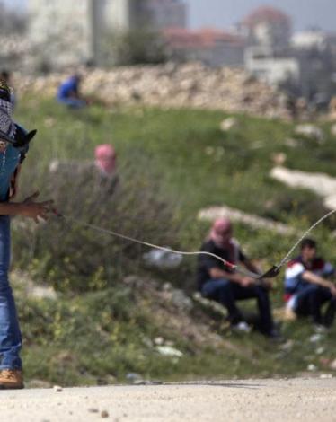 الجمعة: 29 إصابة في 10 نقاط مواجهة مع الاحتلال