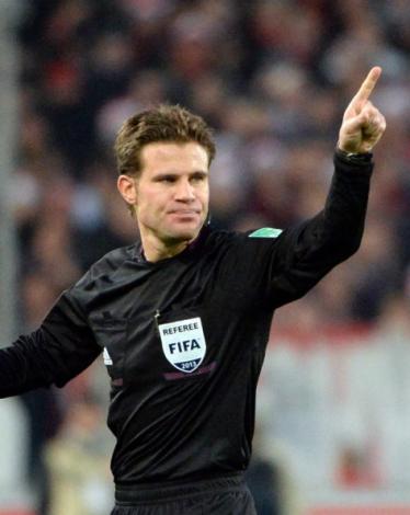 Felix-Brych الحكم فيليكس بريش