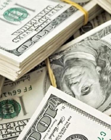 بيانات أمريكية ترفع الدولار لأعلى مستوى في أسبوعين