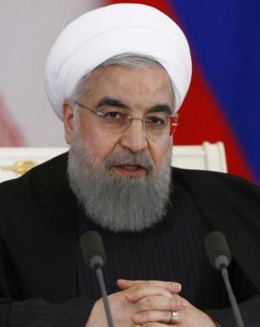 روحاني يتجاهل الإشارات الحمراء سعيا لولاية ثانية