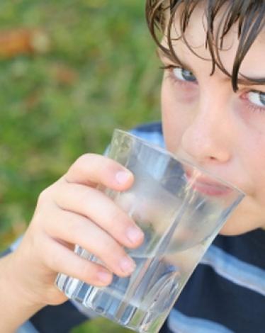 Kid_Drinking_Water