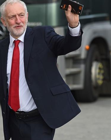 شخصيات يهودية بارزة تدعم كوربن