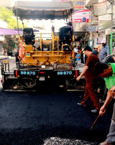 بلدية خان يونس تنتهي من تعبيد شارع 