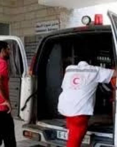 إصابة مواطنة بحادث سير جنوب القطاع