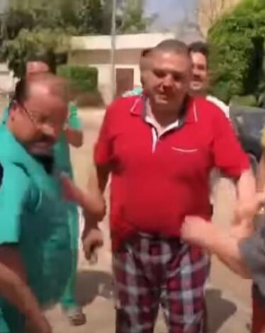 مصر.. إقالة مدير مستشفى رقص مع متعافين من فيروس كورونا