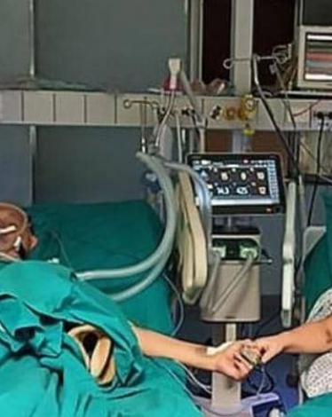 الزوجان الإيطاليان يحتفلان بذكرى زفافهما الـ50