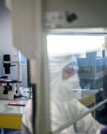 باحثون يكتشفون "مكونا سريا" في سباق لقاح كورونا