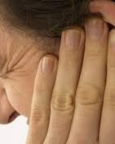 فيروس "كورونا" يمكن أن يختبئ في الأذن الوسطى ويهدد حياة الأطباء