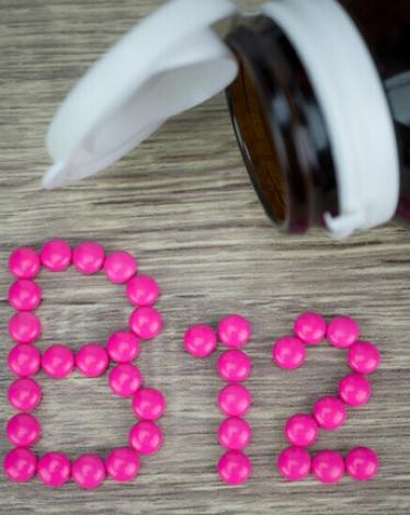 علامة في الأذنين قد تعني الافتقار إلى الفيتامين B12 الحيوي