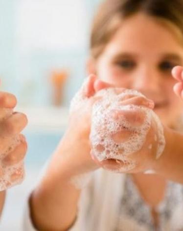 كورونا يستطيع البقاء على جلد الإنسان هذا الوقت