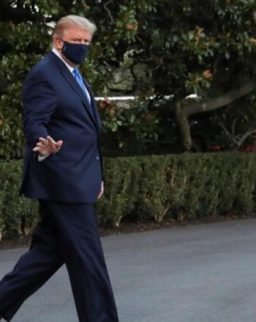 صحيفة تكشف..ترامب أخفى النتيجة الإيجابية لاختبار (كورونا) الأول