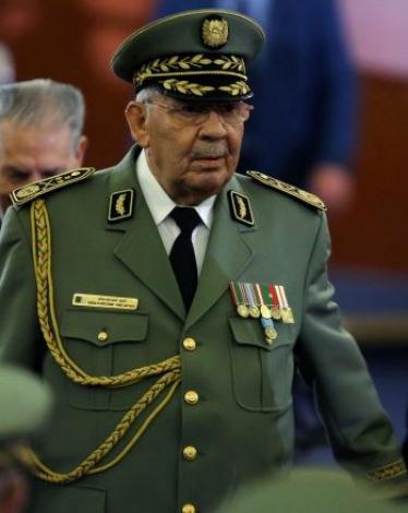 محامي قائد الجيش الجزائري الراحل يثير جدلا بـشأن تدميره دبابات إسرائيلية