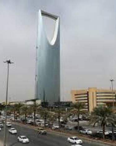 حادث سير مثير للجدل بطلته فتاة خليجية