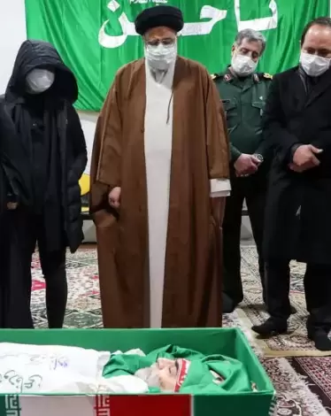 مراسم وداع العالم الإيراني فخري زادة من مدينة مشهد