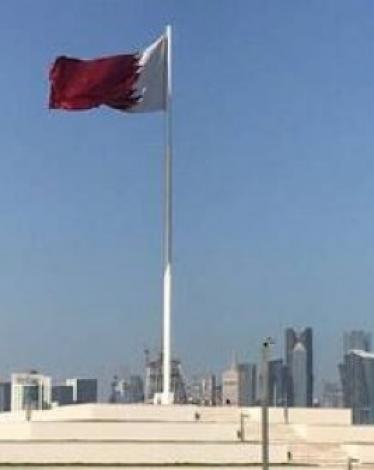مقطع فيديو لأمير قطر رفقة بناته في مطعم يشعل مواقع التواصل الاجتماعي