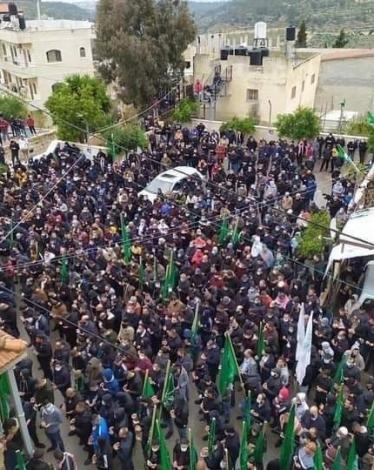 حماس: المشاركة الواسعة  بتشييع البرغوثي استفتاء على المقاومة