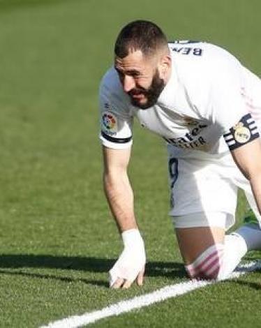هل ينهض بنزيما ويشارك في "ديربي" مدريد؟