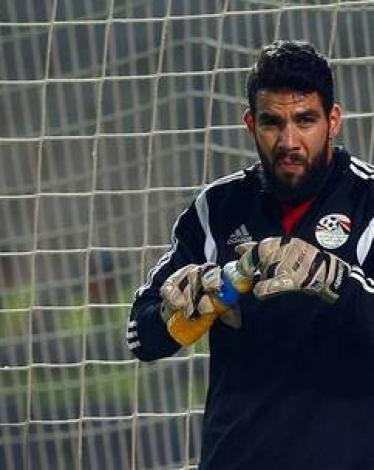 الحارس شريف إكرامي يسجل هدفا في مرماه "بغرابة"