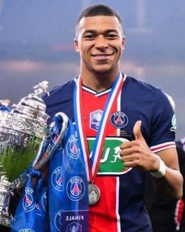 الفرنسي كيليان مبابي نجم باريس سان جرمان