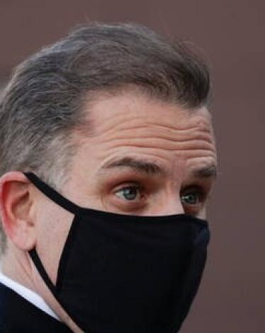 لوحات نجل بايدن تثير جدلا!