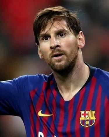 شرط جديد من ميسي مقابل البقاء في برشلونة