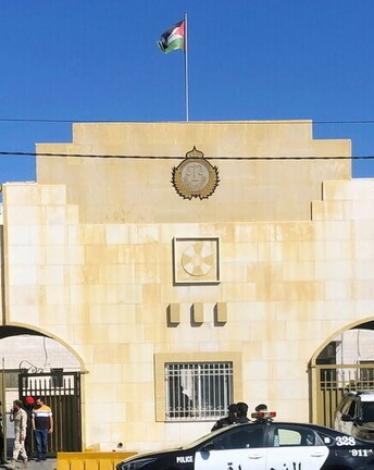 رئيس الديوان الملكي الأردني السابق باسم عوض الله في المحكمة لحظة نطق الحكم عليه