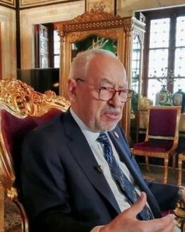 الغنوشي يتهم الرئيس التونسي "بالانقلاب على الثورة والدستور"